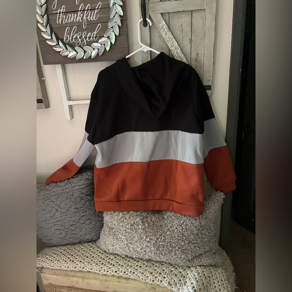 Size 3xl zip up - Picture 2 of 3